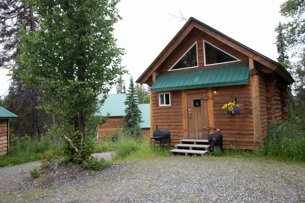 The Loon's Nest Cabin: Exterior